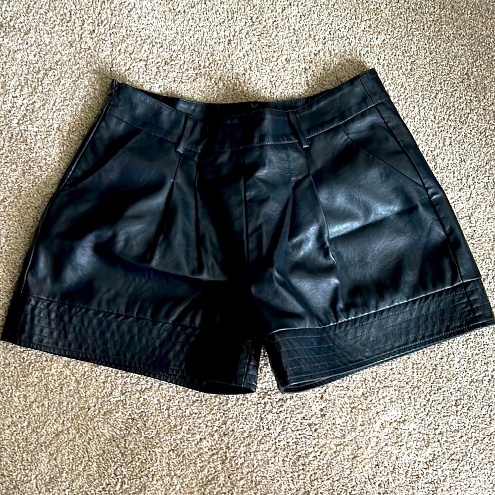 Black Leather shorts. Size L.